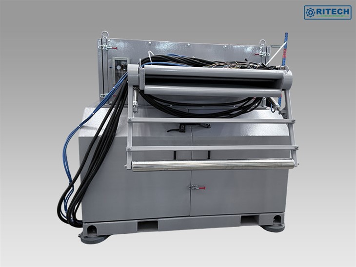 Pharmaceutical waste shredding with industrial shredders machine