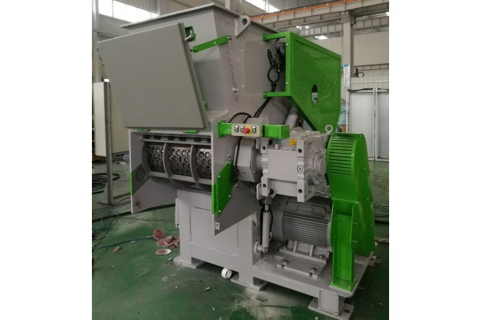 Automatic soft plastic shredder Automatic soft plastic shredder